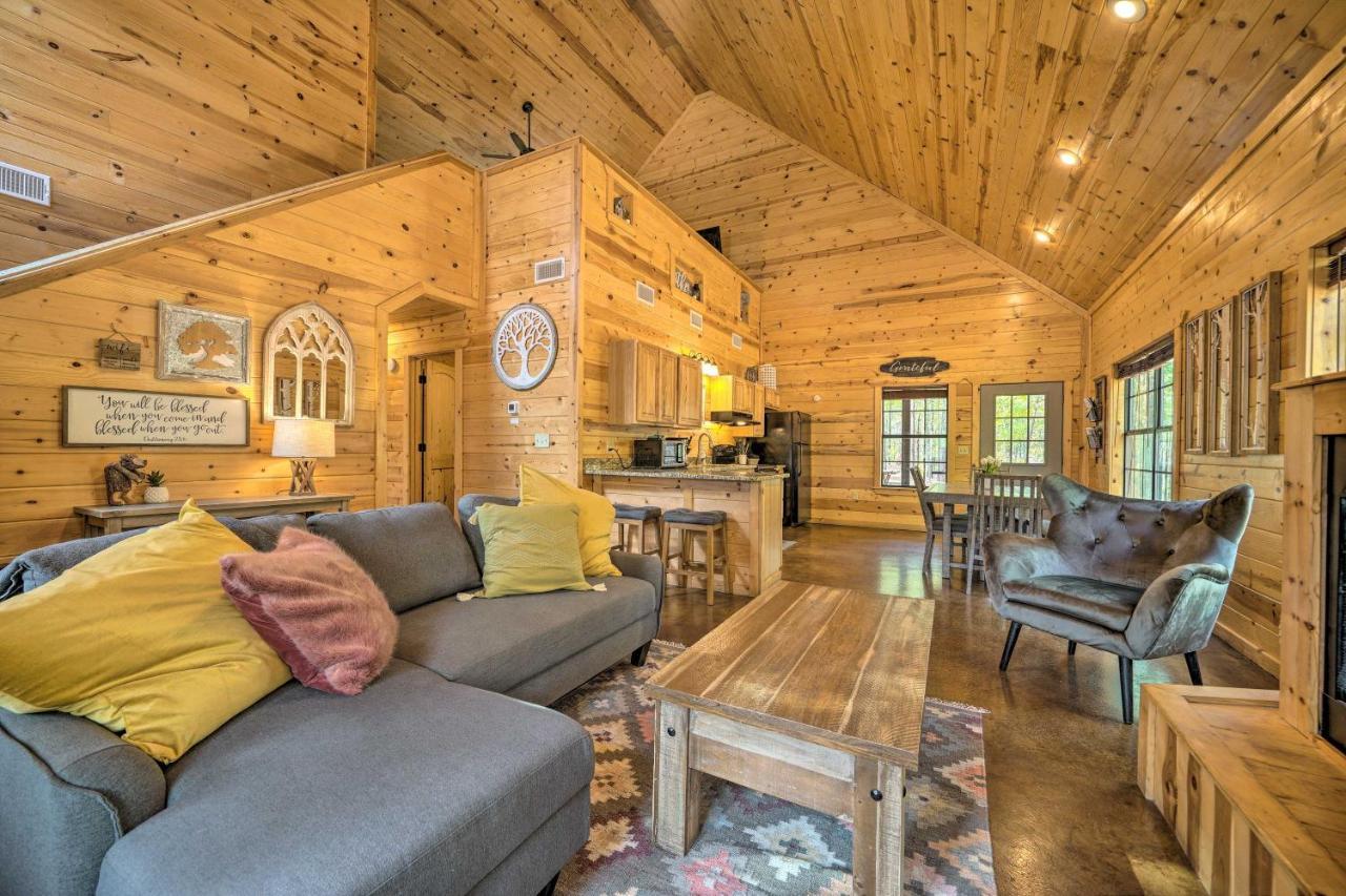 Cabin With Hot Tub And Games, 4 Mi To Beavers Bend! Broken Bow Exterior foto